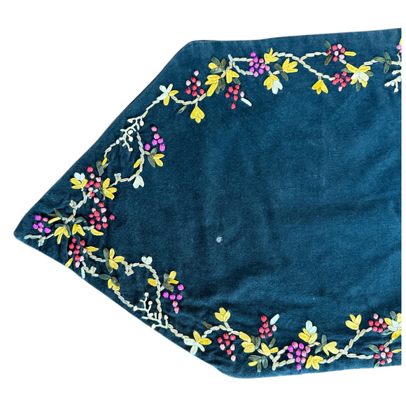 Velvet Table Runner Silk Ribbon Embroidered Flowers Vintage Loie 15" x 70" READ - Picture 6 of 16